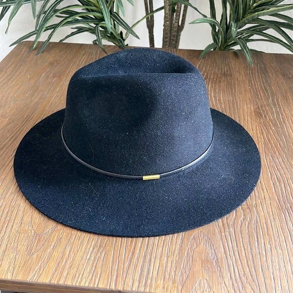 Cienna NWT Women’s Black Felt Hat main image 3